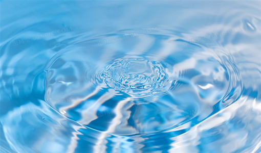 从队友到朋友：峡谷情感升华的两种路径