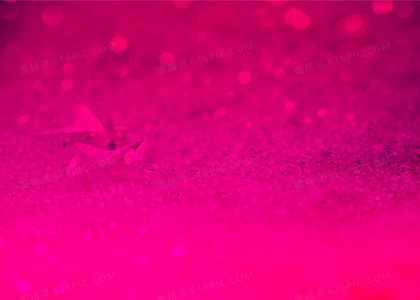 从隐秘到经典:解码芬兰的汤姆画册中的男性美学与时代符号